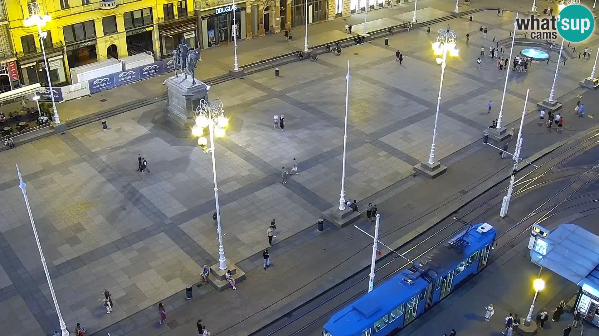 Trg Bana Jelačića v živo Zagreb – Hotel Dubrovnik