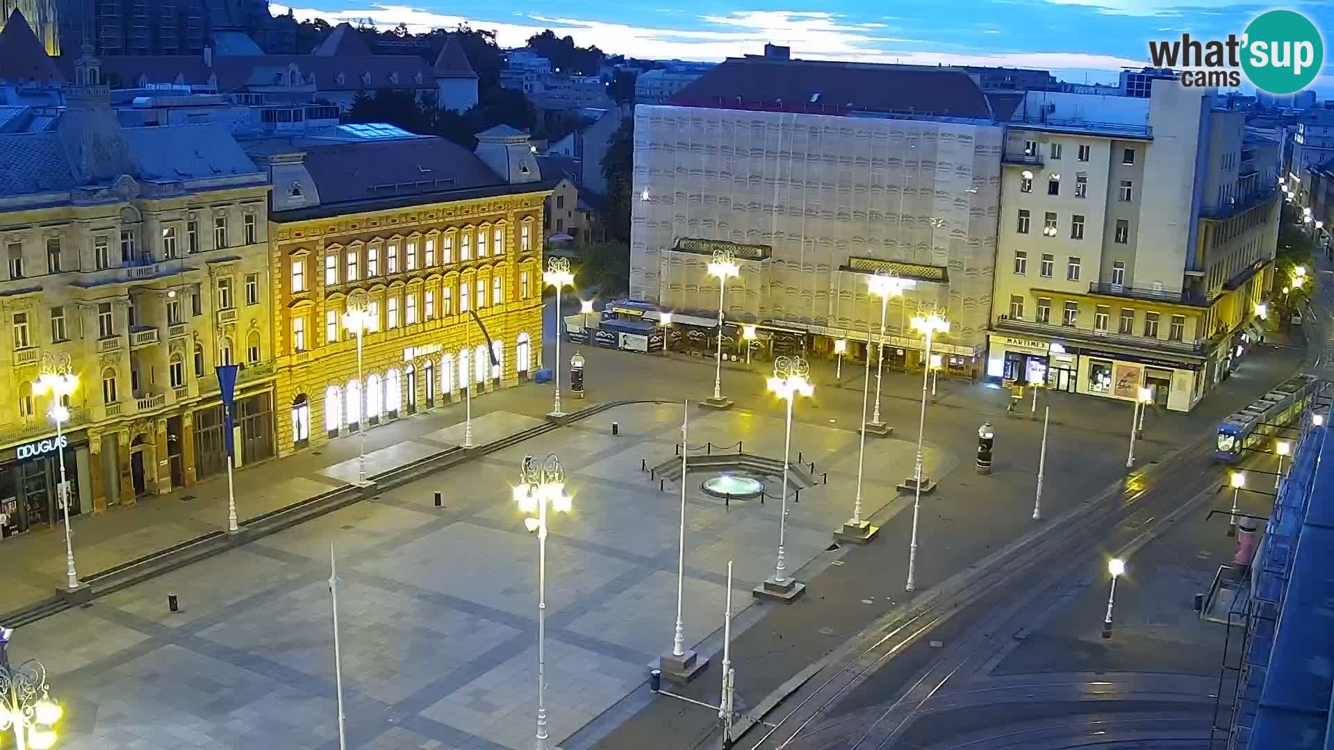 Trg Bana Jelačića v živo Zagreb – Hotel Dubrovnik