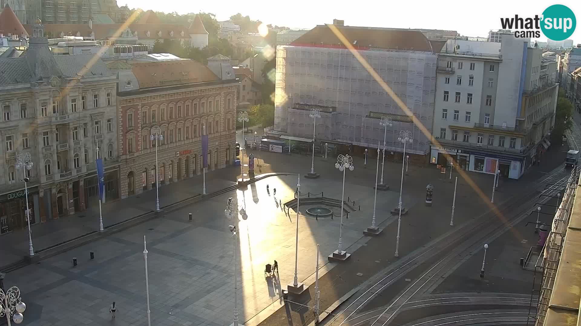 LIVE Webcam Zagreb Hotel Dubrovnik | Ban Jelačić square