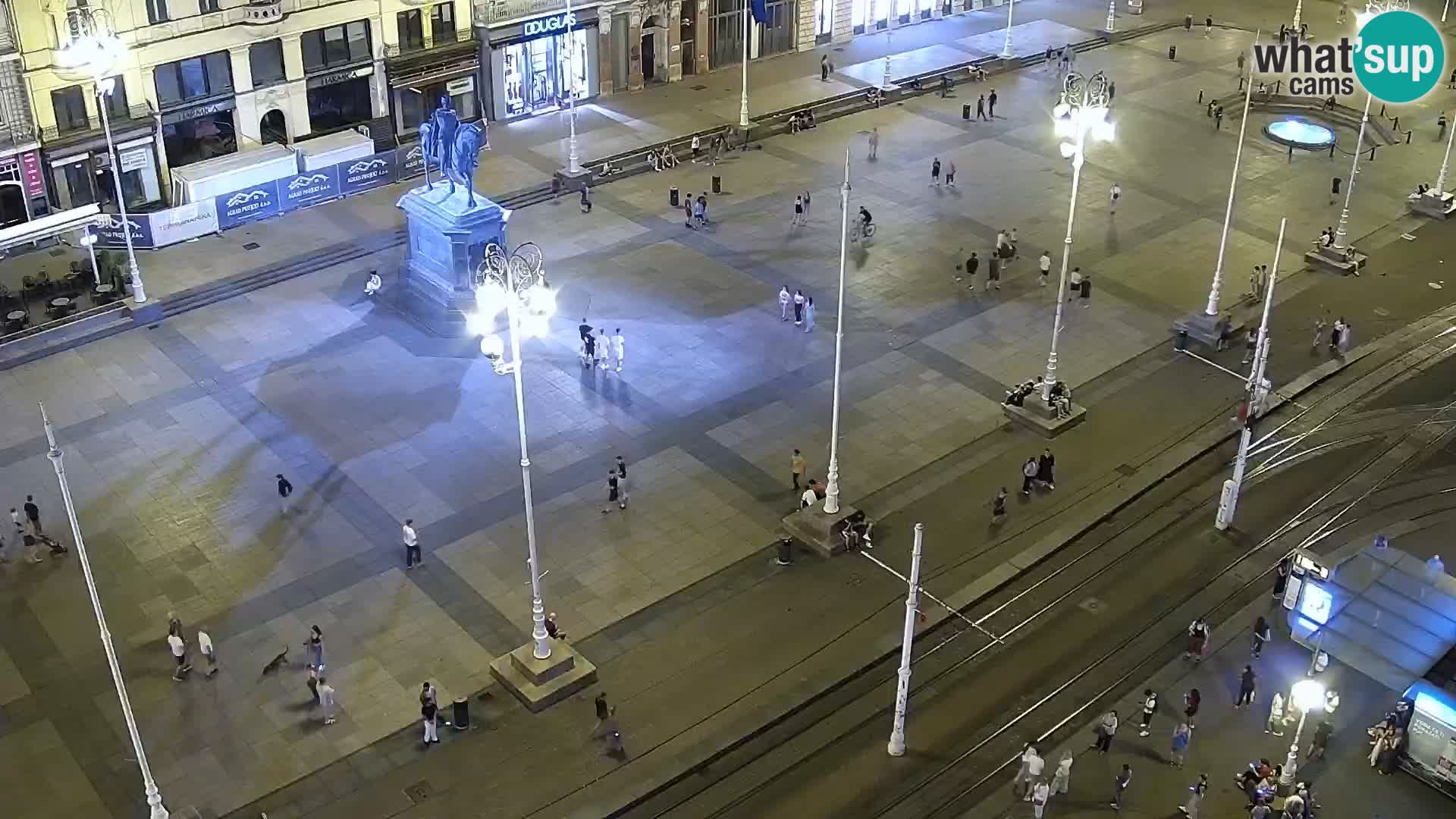 Trg Bana Jelačića v živo Zagreb – Hotel Dubrovnik