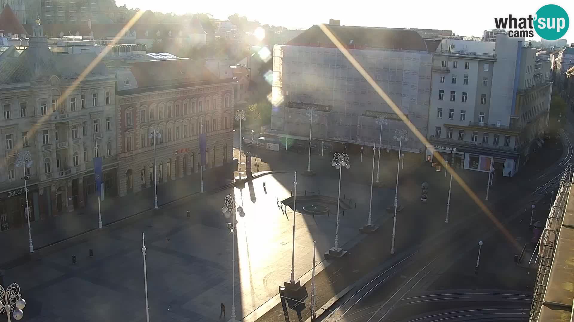 Trg Bana Jelačića web kamera Zagreb – Hotel Dubrovnik