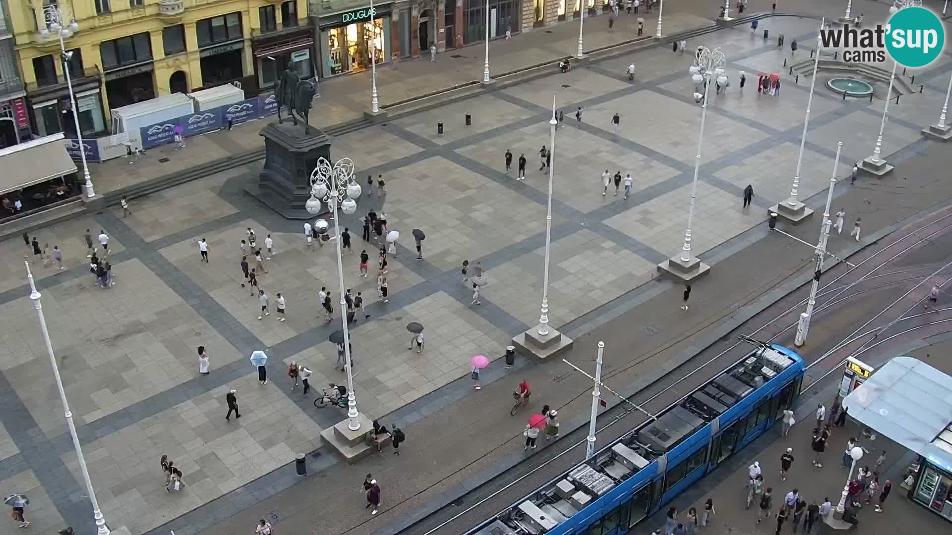 Trg Bana Jelačića web kamera Zagreb – Hotel Dubrovnik