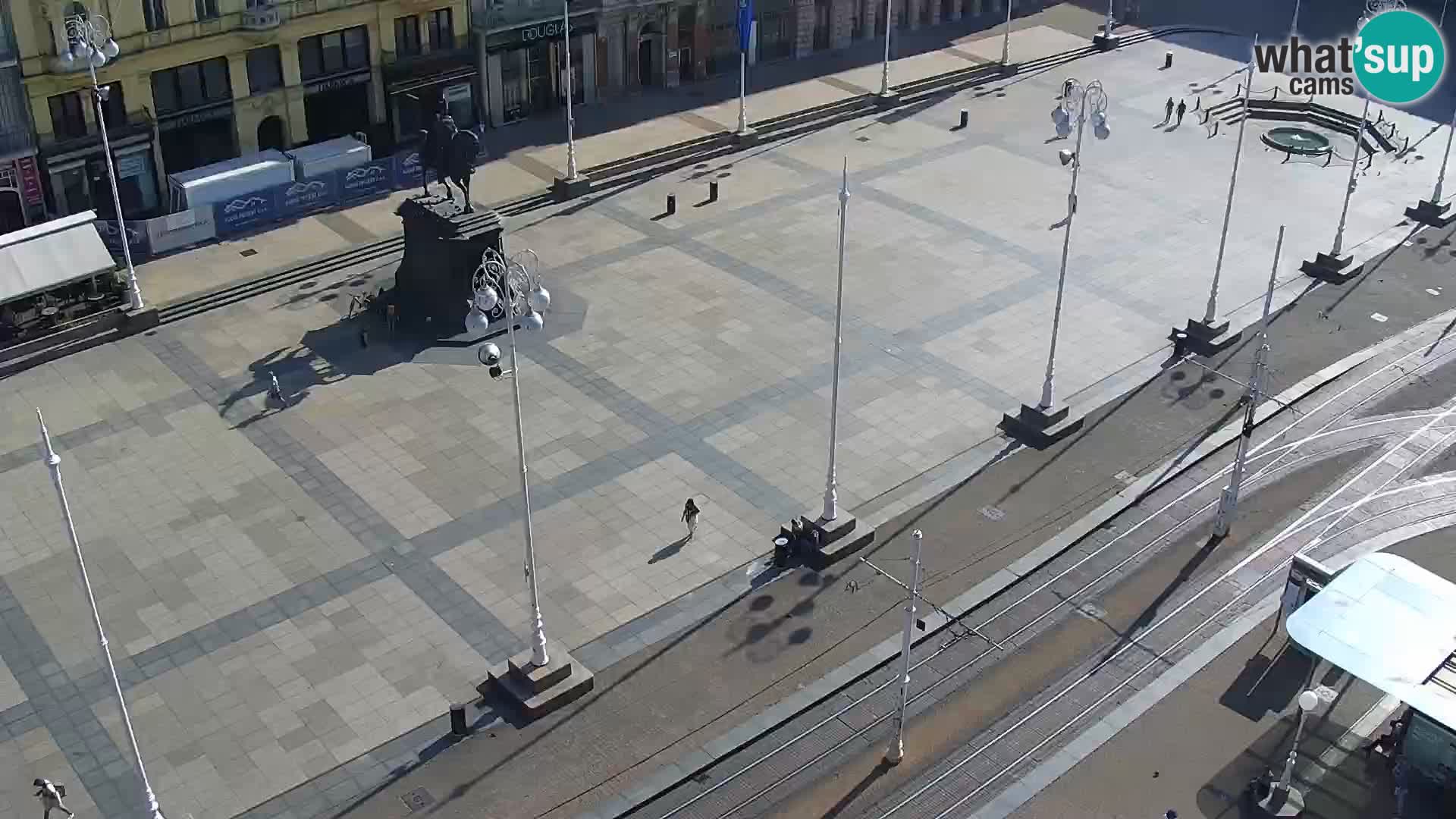 Trg Bana Jelačića v živo Zagreb – Hotel Dubrovnik