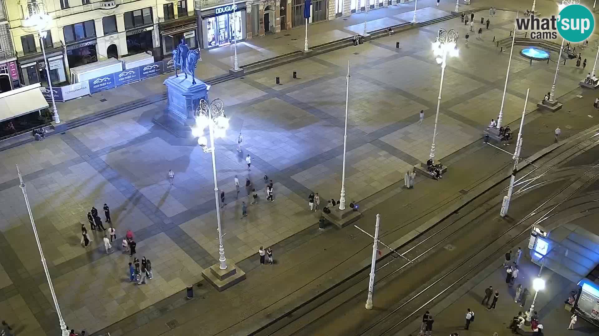 Trg Bana Jelačića v živo Zagreb – Hotel Dubrovnik