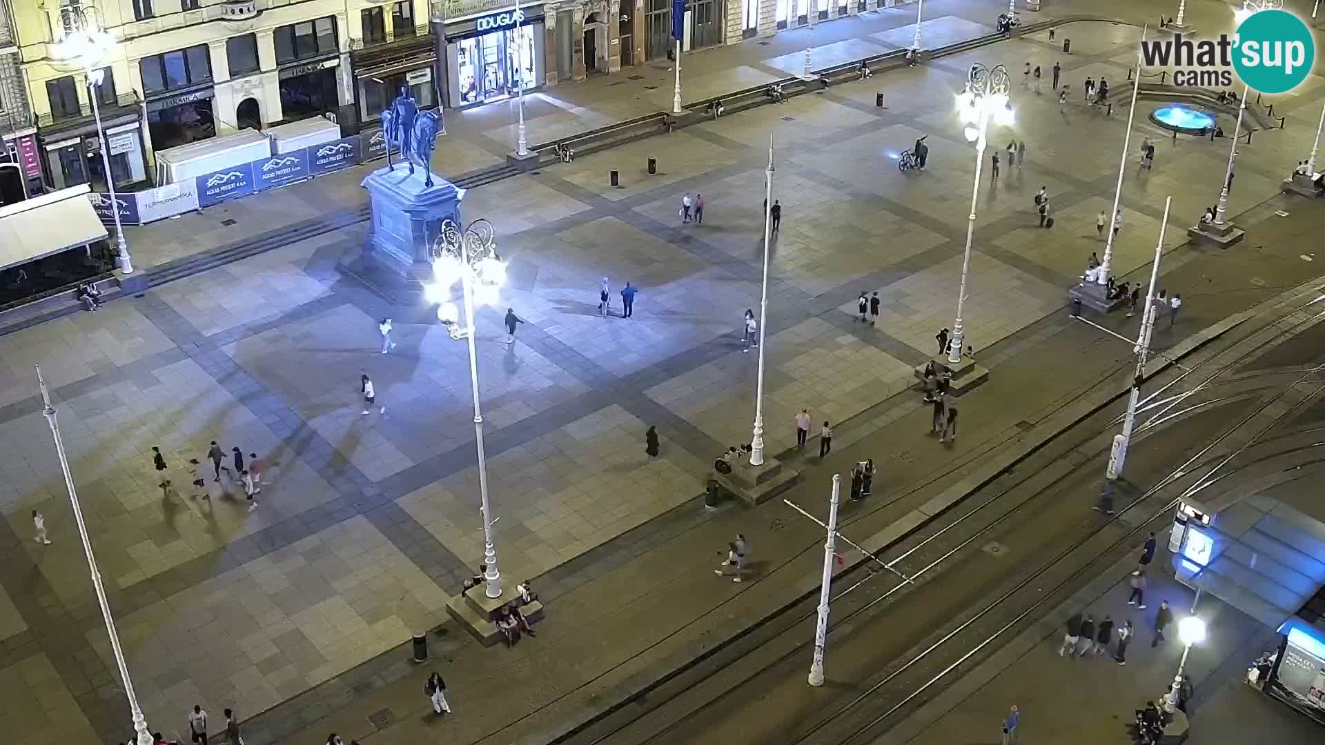 Trg Bana Jelačića web kamera Zagreb – Hotel Dubrovnik