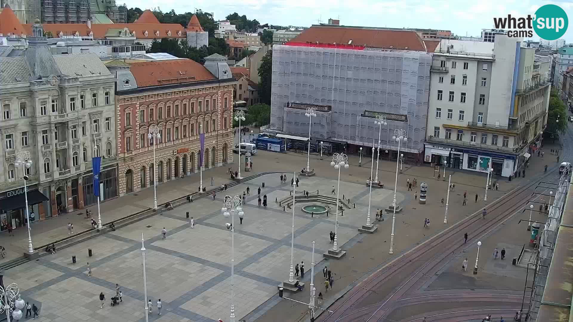 Trg Bana Jelačića v živo Zagreb – Hotel Dubrovnik