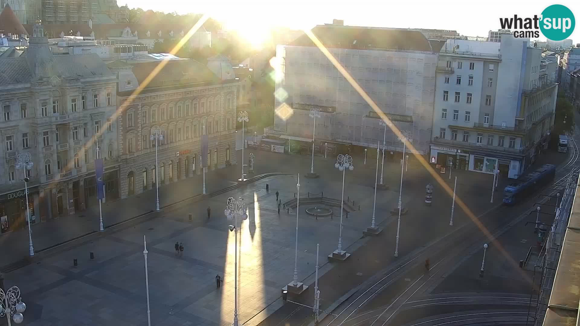 LIVE Webcam Zagreb Hotel Dubrovnik | Ban Jelačić square