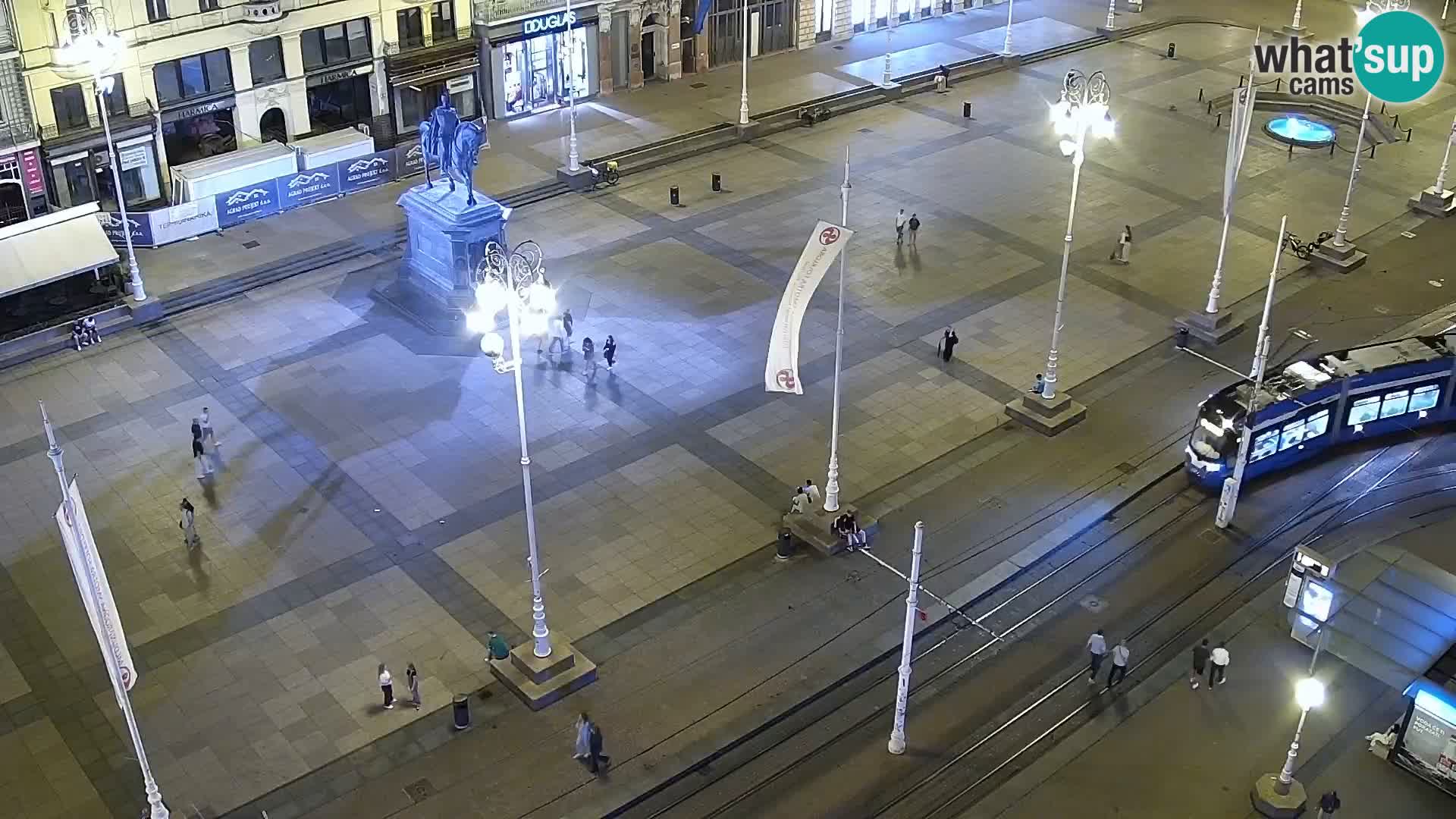 Trg Bana Jelačića v živo Zagreb – Hotel Dubrovnik