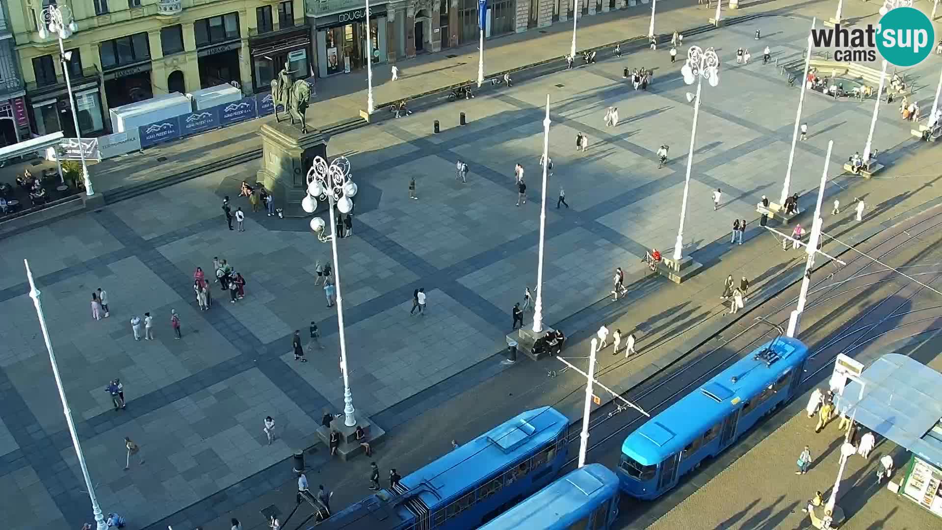 Trg Bana Jelačića web kamera Zagreb – Hotel Dubrovnik