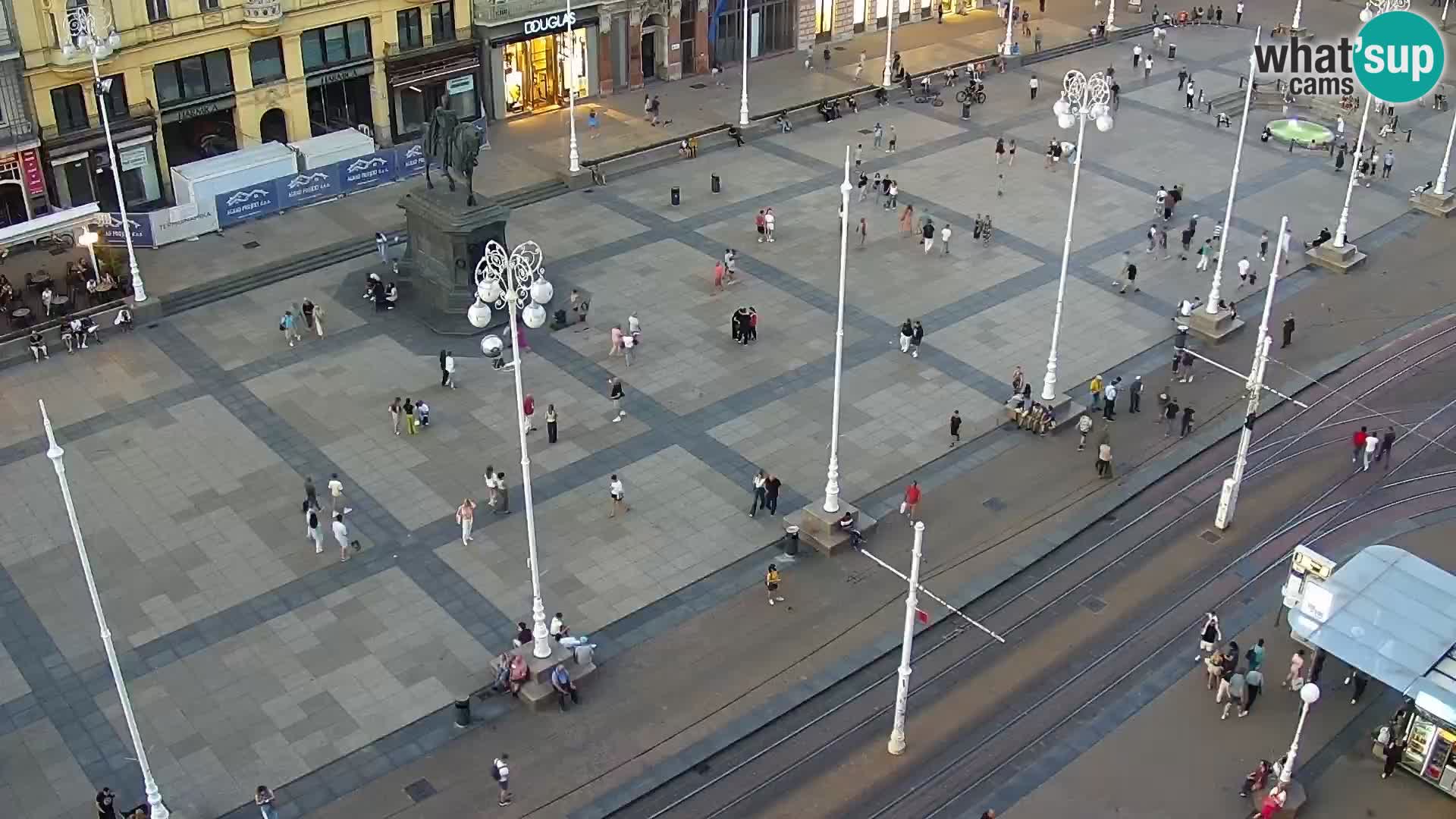 Ban Jelačić live cam Zagreb – Hotel Dubrovnik