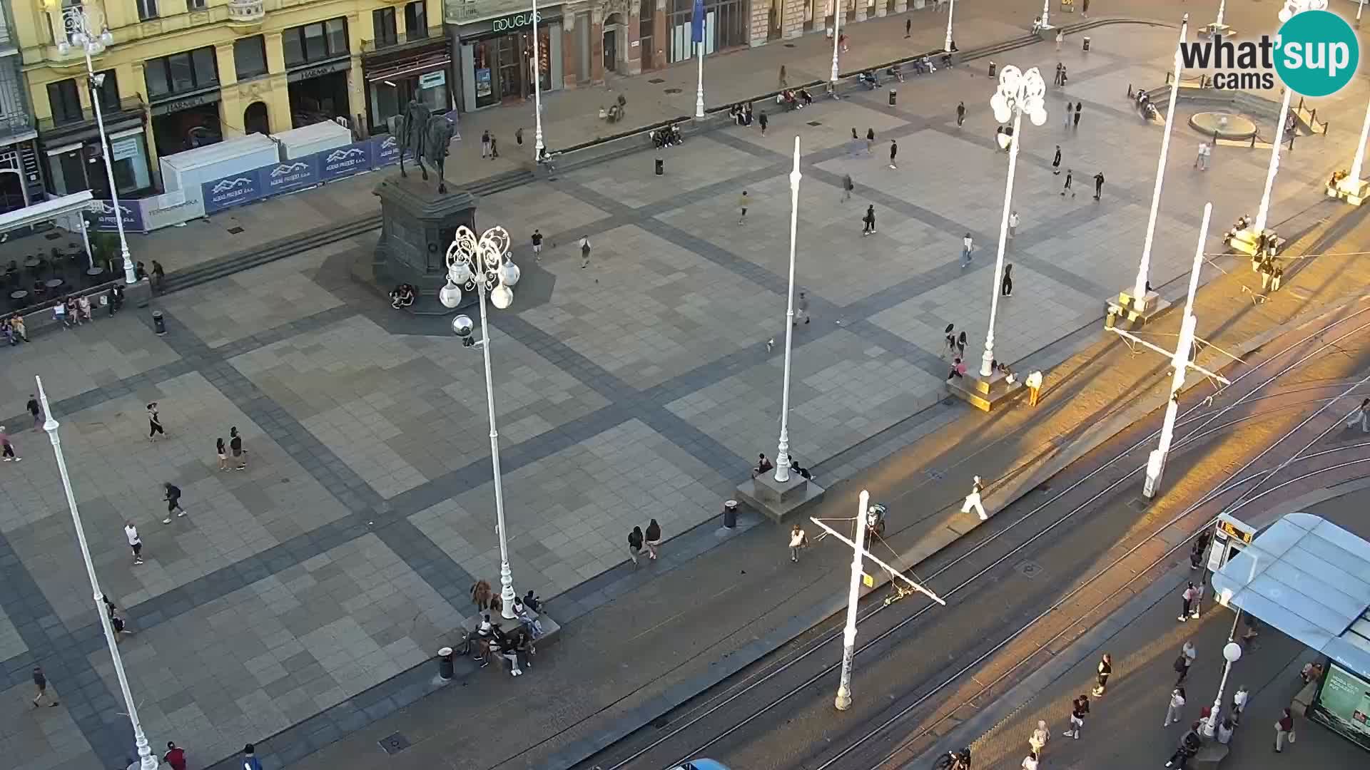 Ban Jelačić Platz  Live webcam Zagreb – Hotel Dubrovnik