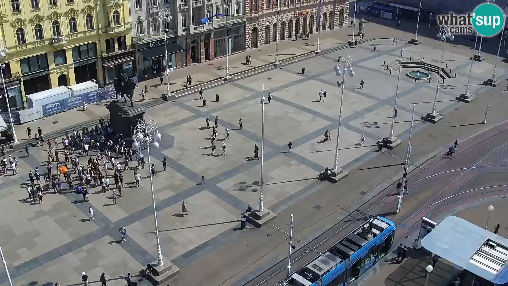 Trg Bana Jelačića v živo Zagreb – Hotel Dubrovnik