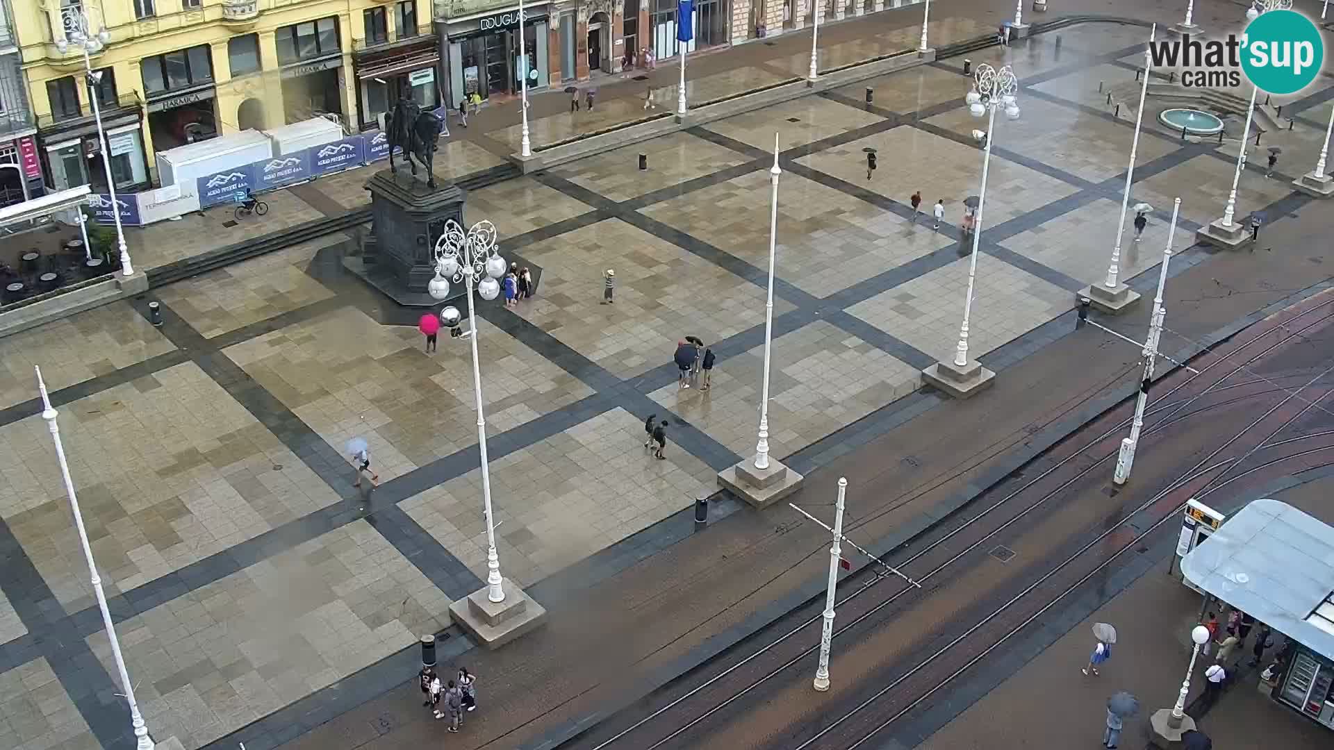 Trg Bana Jelačića v živo Zagreb – Hotel Dubrovnik
