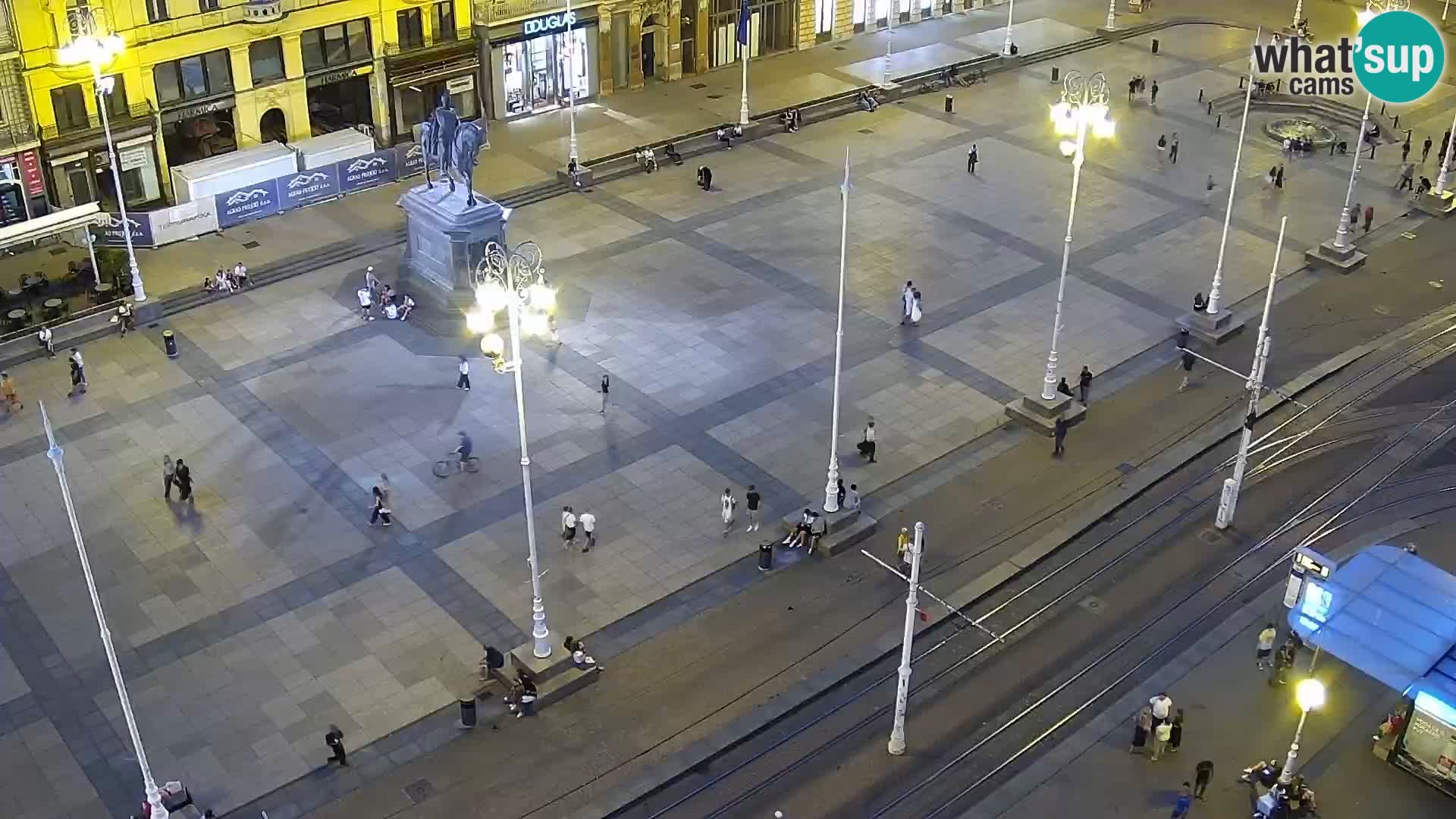 Trg Bana Jelačića v živo Zagreb – Hotel Dubrovnik