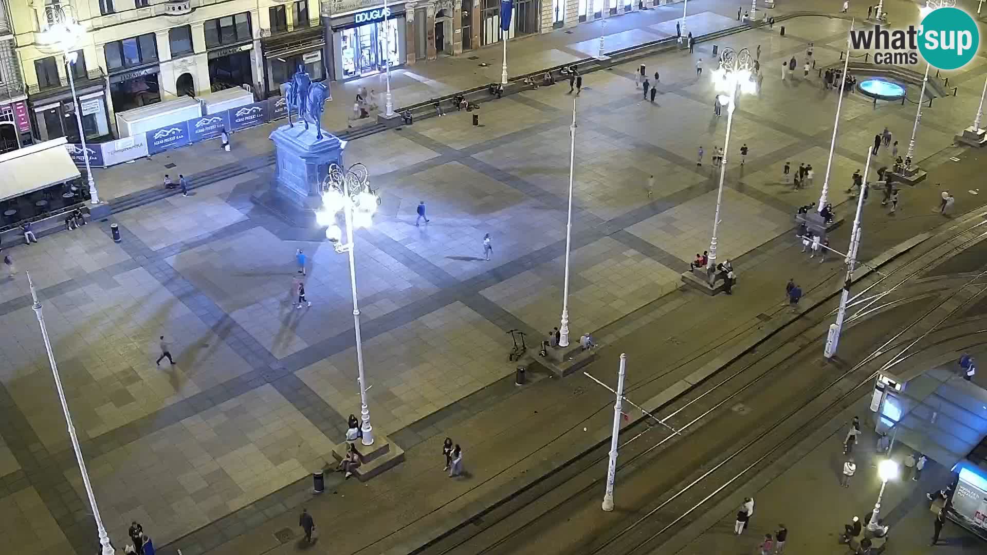 Trg Bana Jelačića web kamera Zagreb – Hotel Dubrovnik