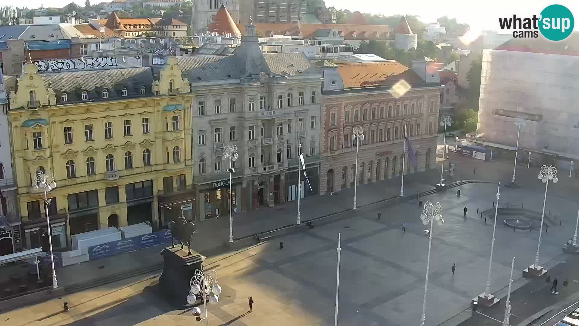 Trg Bana Jelačića web kamera Zagreb – Hotel Dubrovnik
