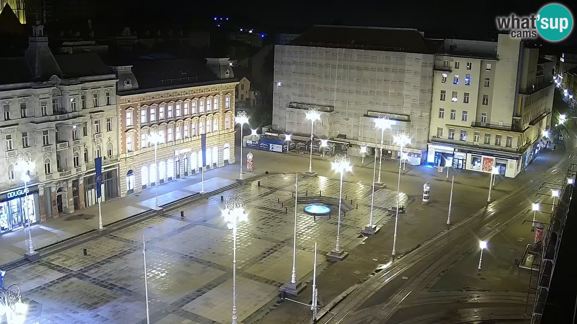 Trg Bana Jelačića v živo Zagreb – Hotel Dubrovnik