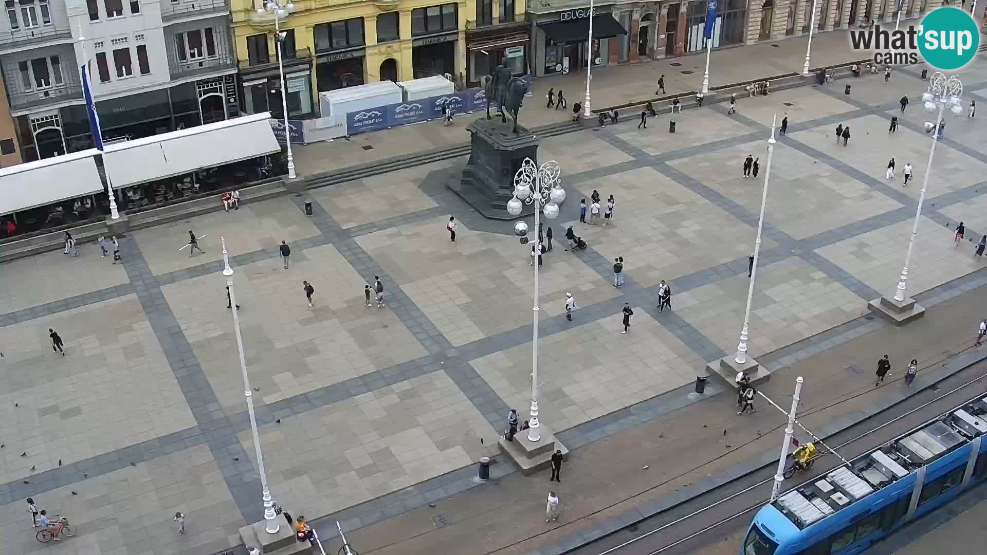 Trg Bana Jelačića v živo Zagreb – Hotel Dubrovnik