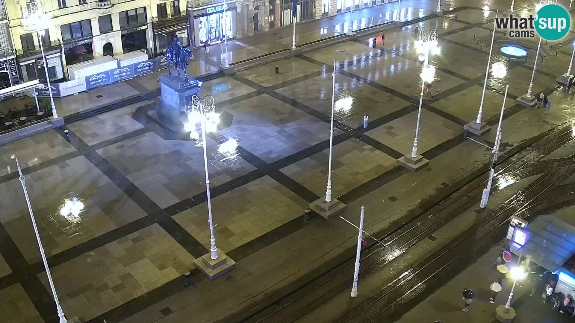 Trg Bana Jelačića v živo Zagreb – Hotel Dubrovnik