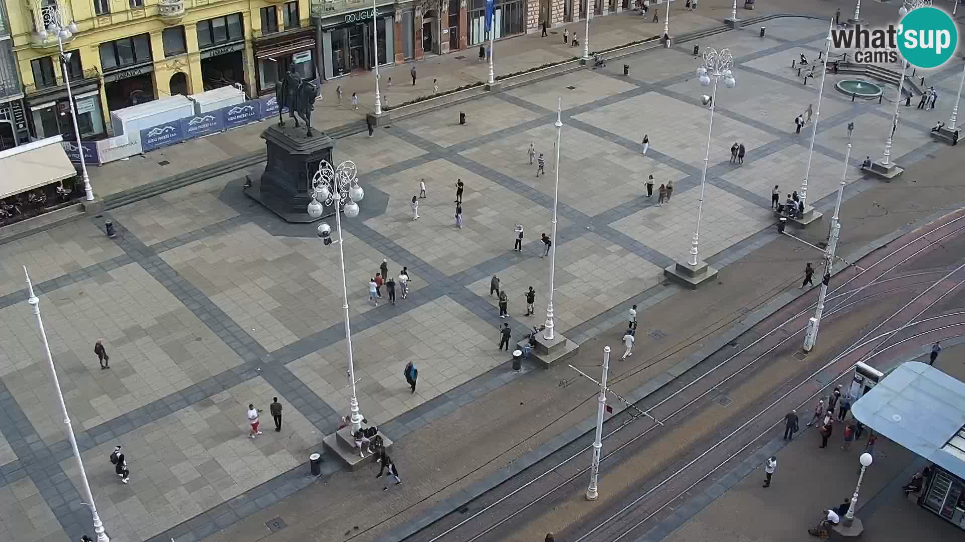 Ban Jelačić Platz  Live webcam Zagreb – Hotel Dubrovnik