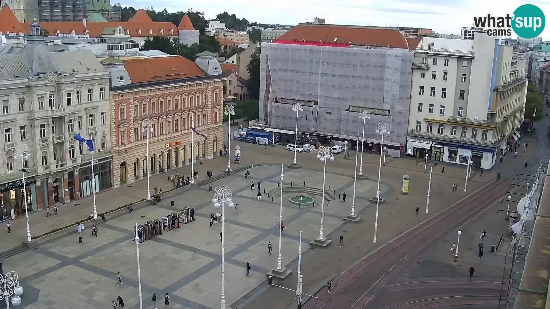 Trg Bana Jelačića v živo Zagreb – Hotel Dubrovnik