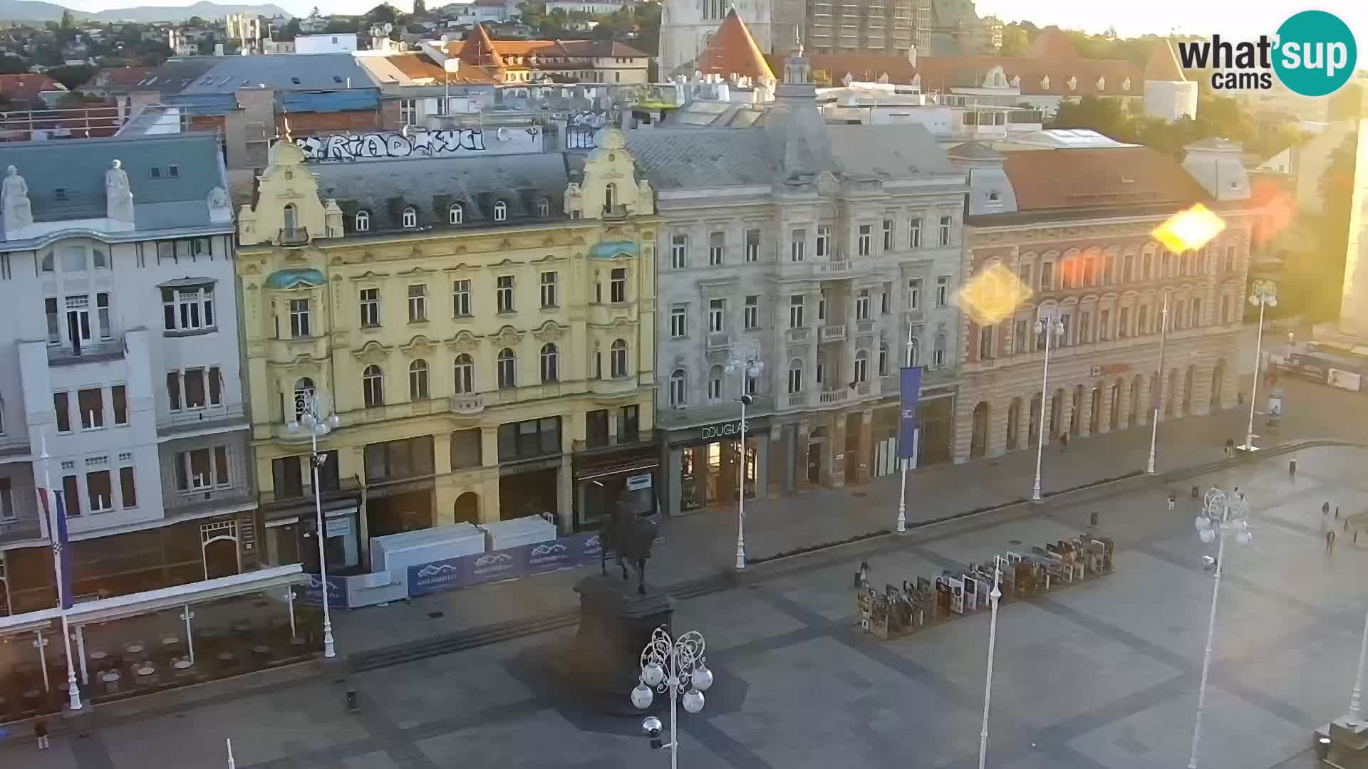 Trg Bana Jelačića web kamera Zagreb – Hotel Dubrovnik