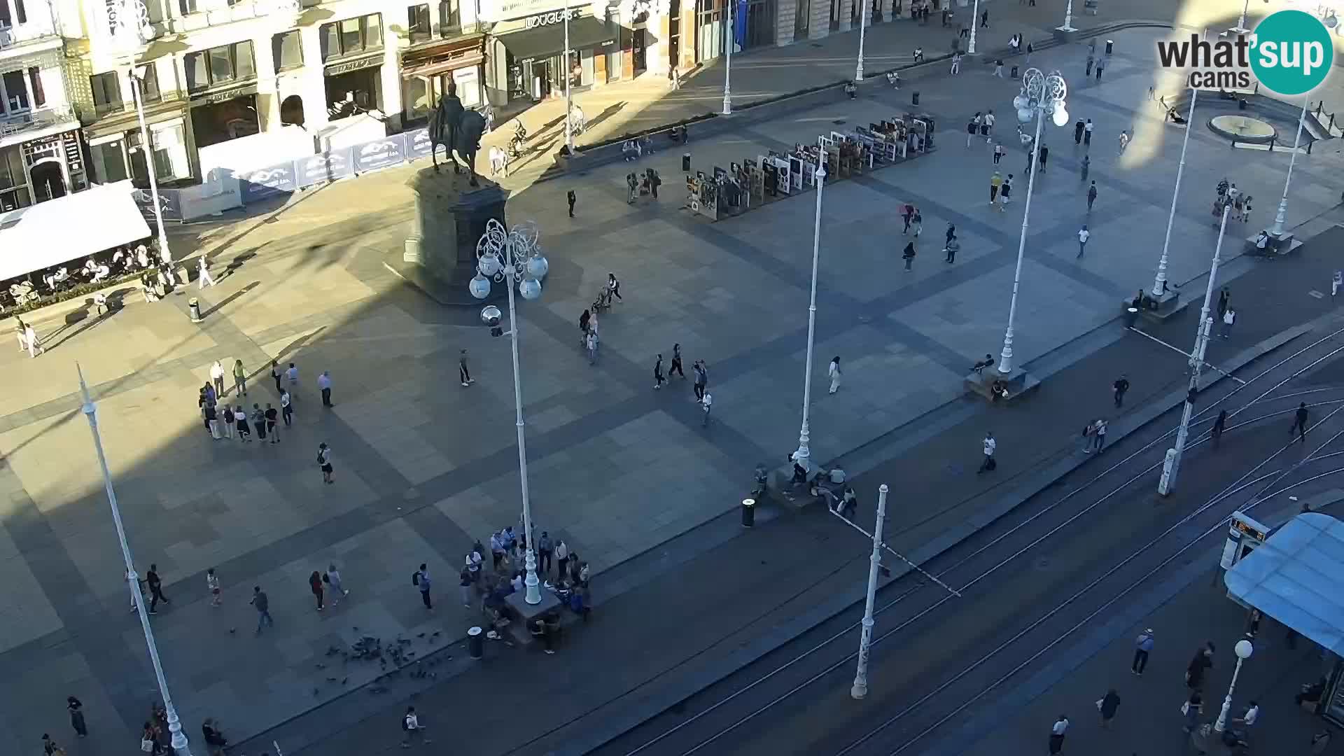 Trg Bana Jelačića v živo Zagreb – Hotel Dubrovnik