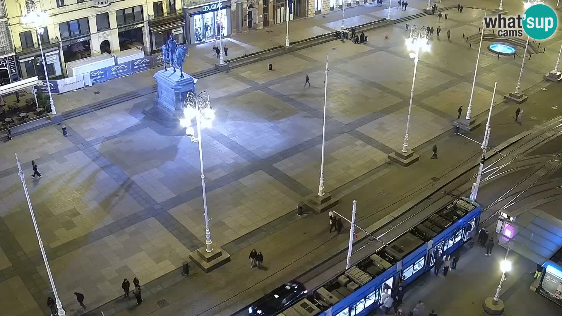 Trg Bana Jelačića web kamera Zagreb – Hotel Dubrovnik