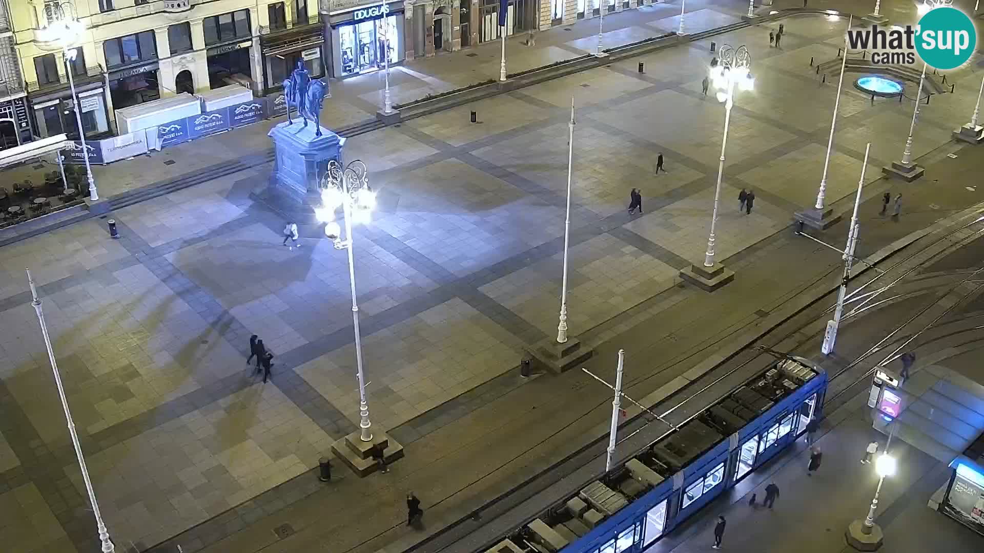 Trg Bana Jelačića web kamera Zagreb – Hotel Dubrovnik