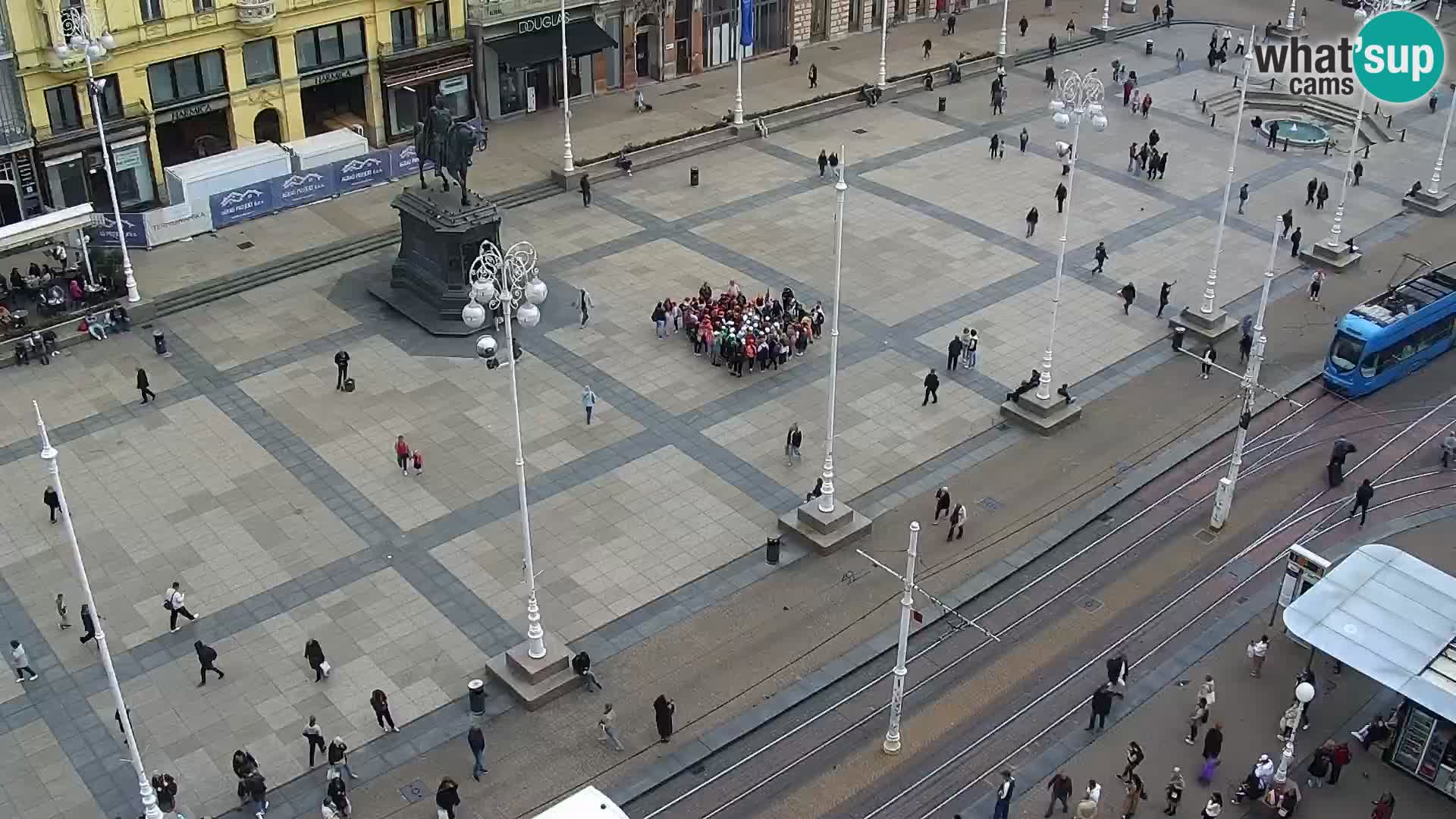 Trg Bana Jelačića v živo Zagreb – Hotel Dubrovnik