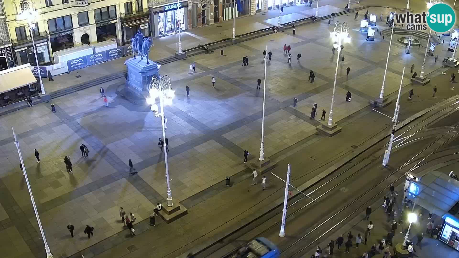 Trg Bana Jelačića v živo Zagreb – Hotel Dubrovnik