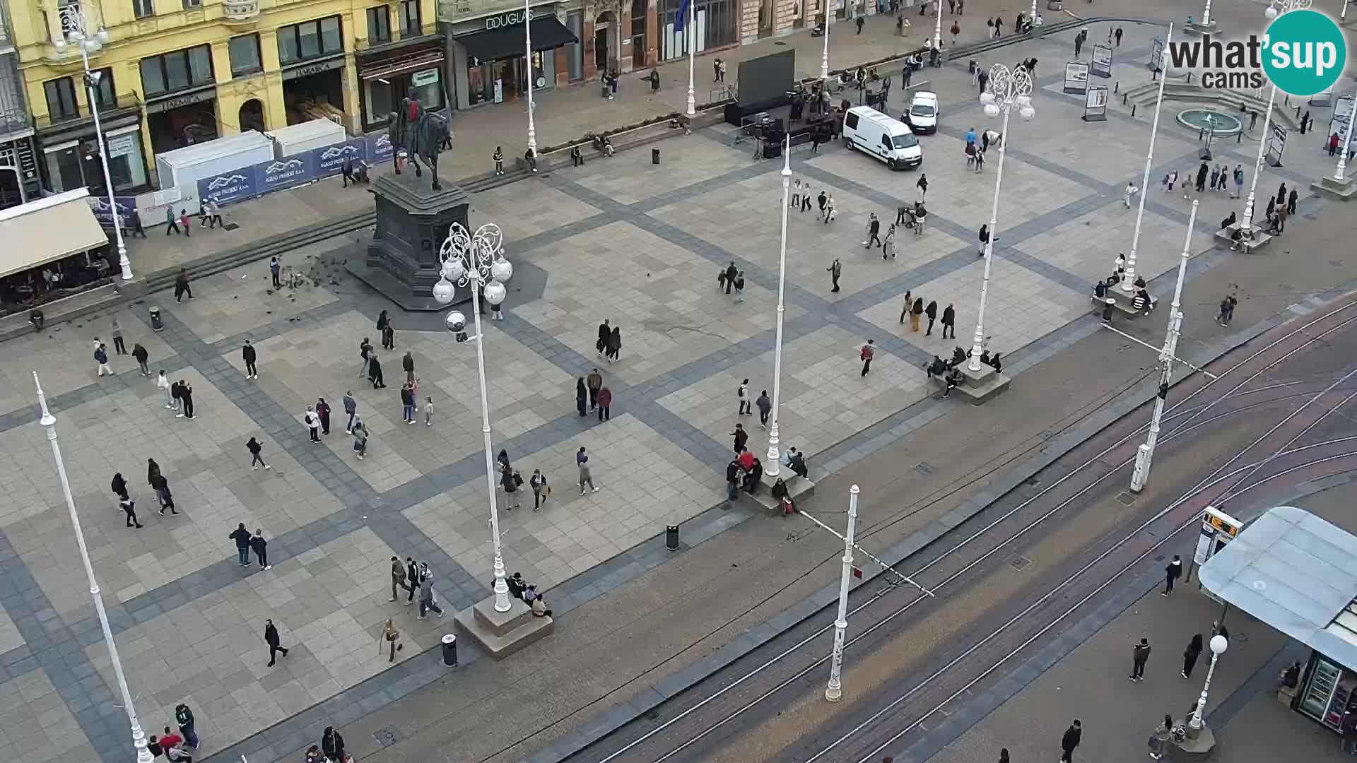 Trg Bana Jelačića web kamera Zagreb – Hotel Dubrovnik