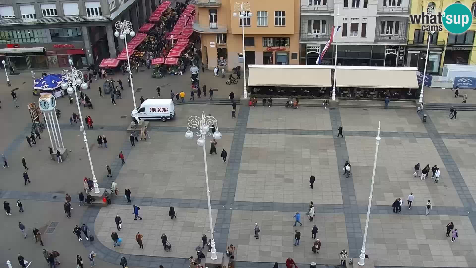 Trg Bana Jelačića v živo Zagreb – Hotel Dubrovnik