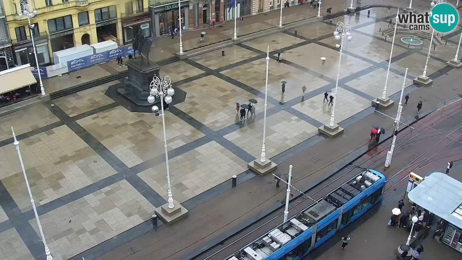 Trg Bana Jelačića v živo Zagreb – Hotel Dubrovnik