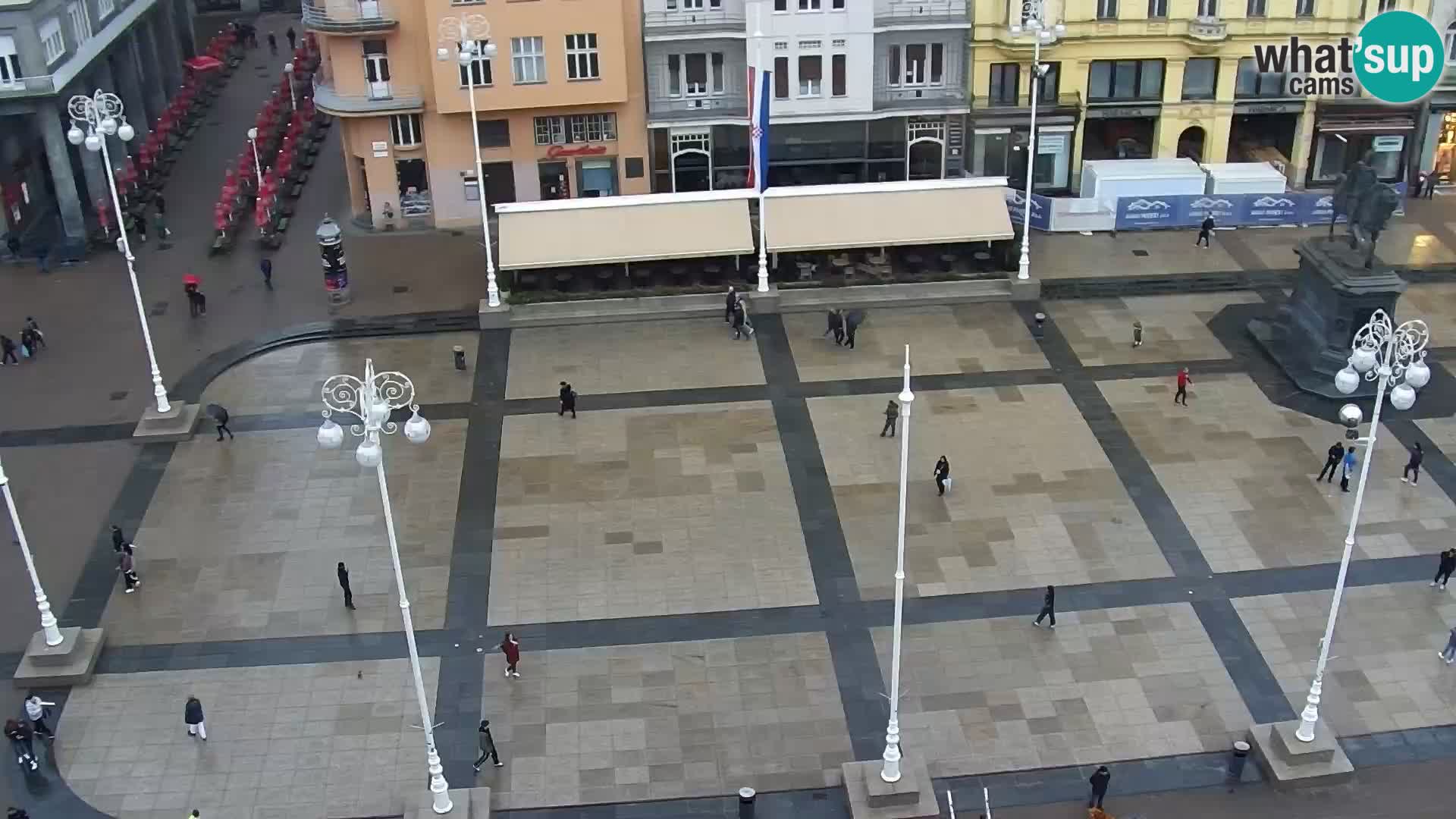 Trg Bana Jelačića v živo Zagreb – Hotel Dubrovnik