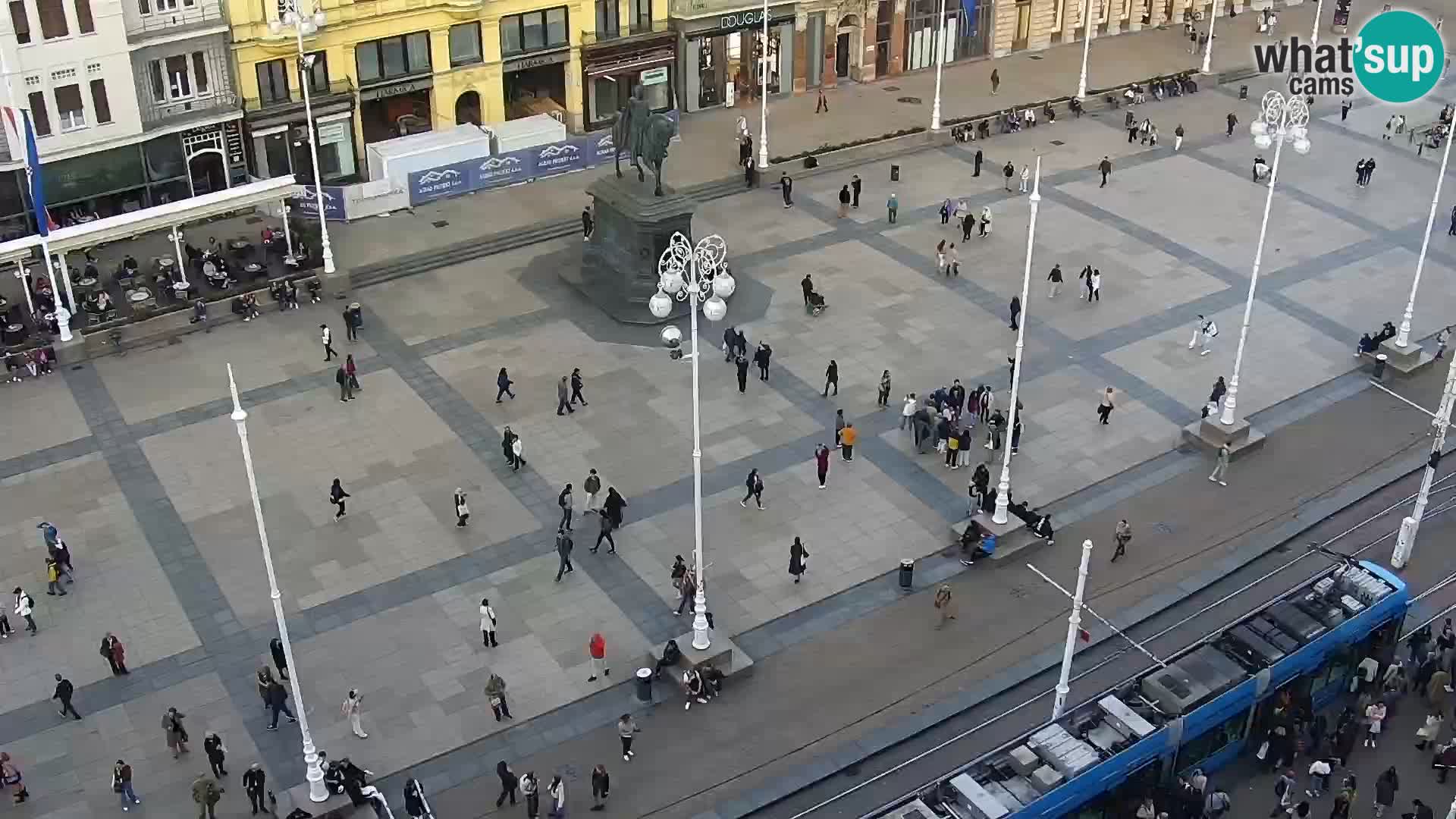 Trg Bana Jelačića v živo Zagreb – Hotel Dubrovnik