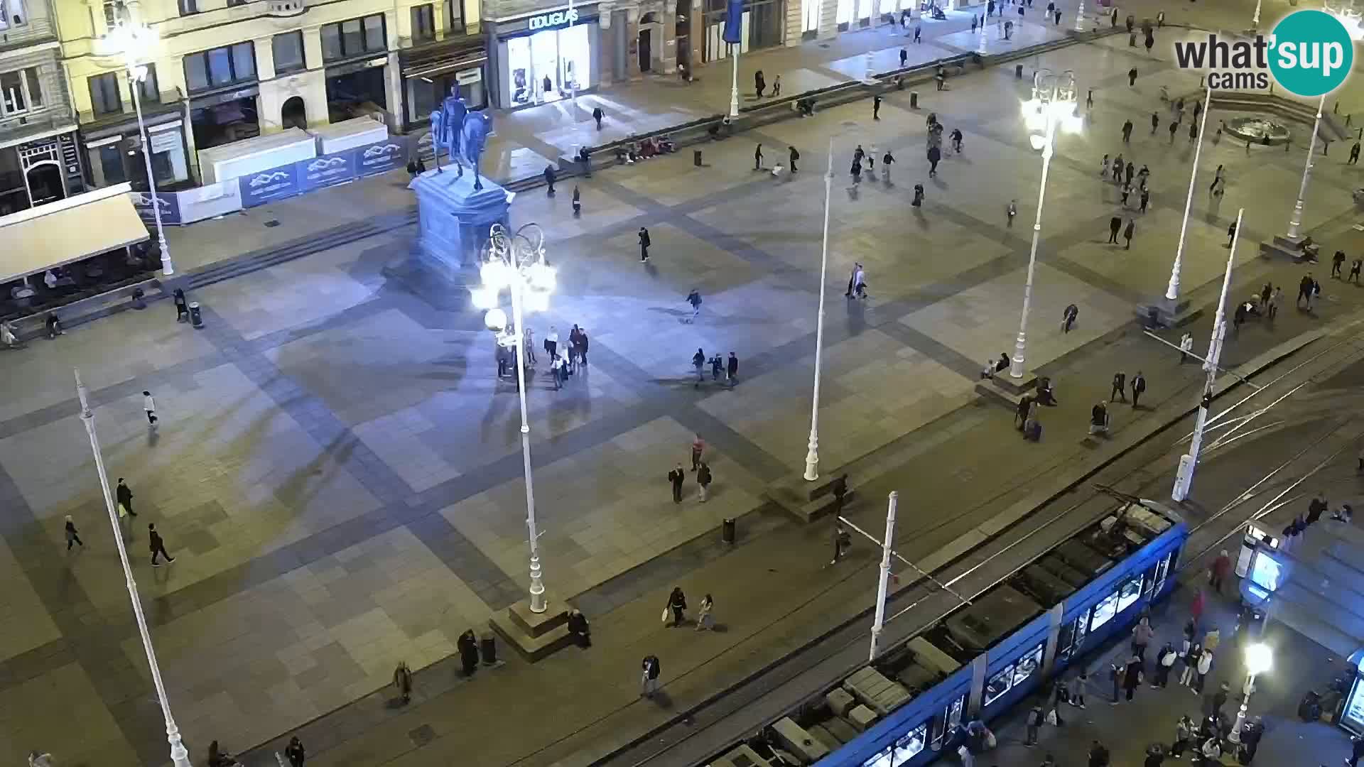 Trg Bana Jelačića v živo Zagreb – Hotel Dubrovnik