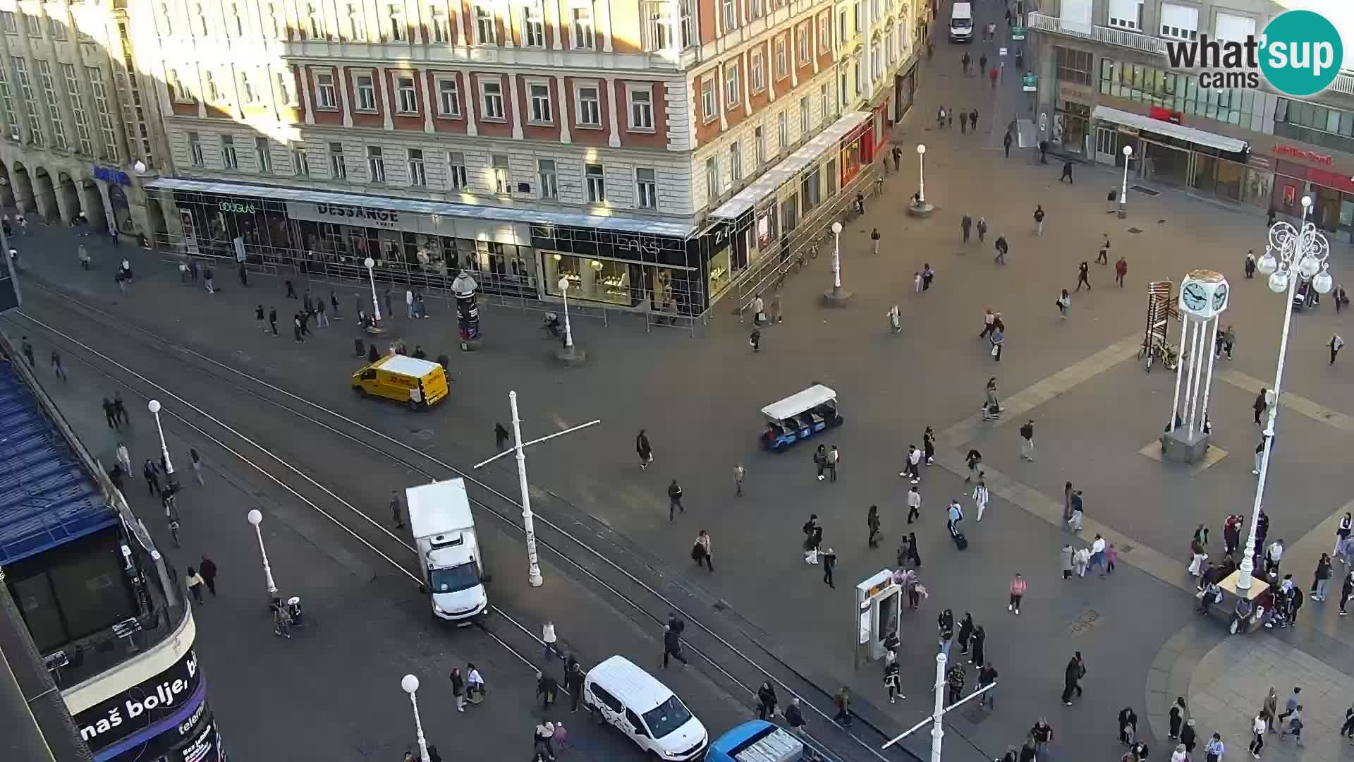 Trg Bana Jelačića v živo Zagreb – Hotel Dubrovnik