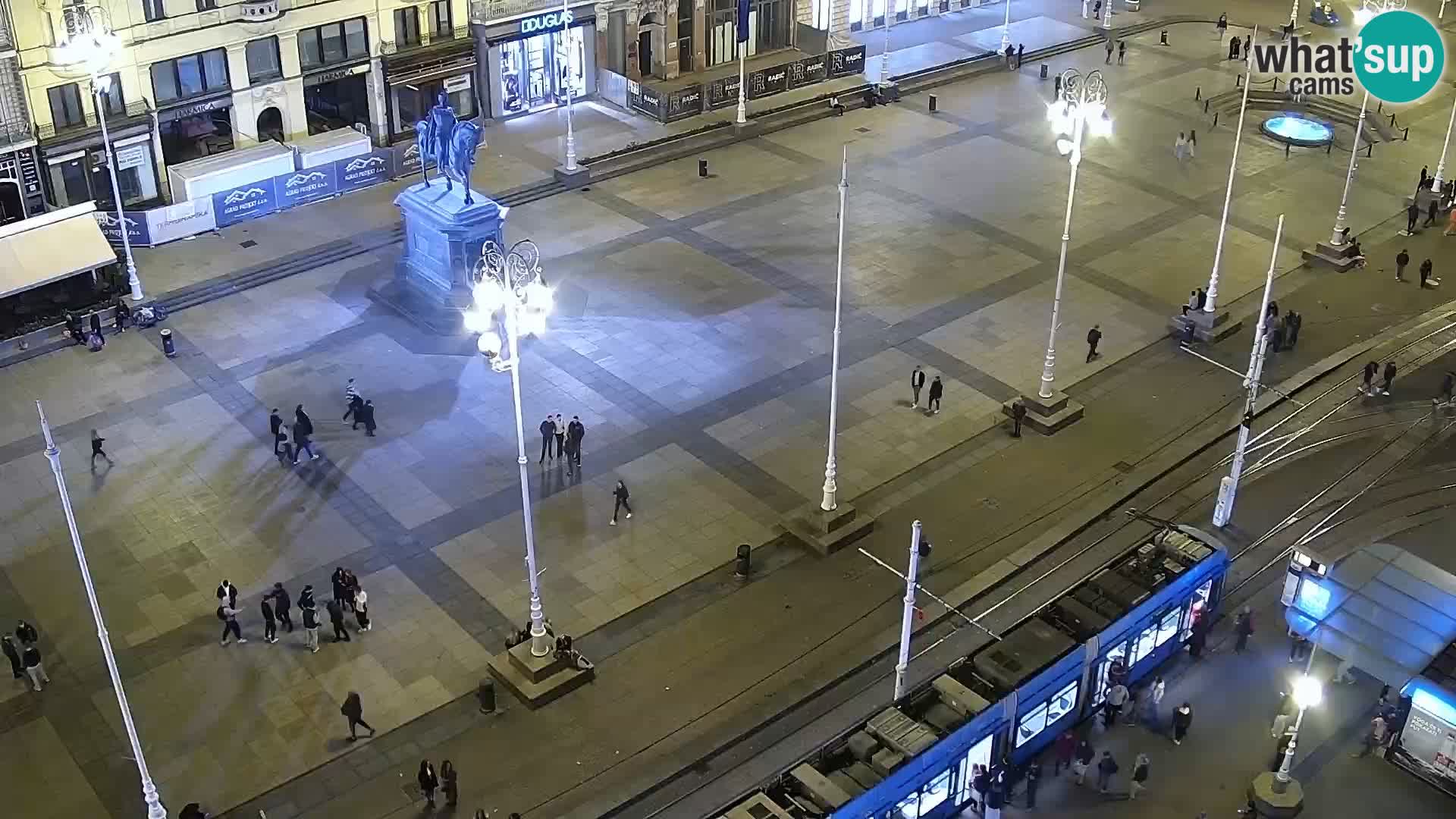 Trg Bana Jelačića v živo Zagreb – Hotel Dubrovnik