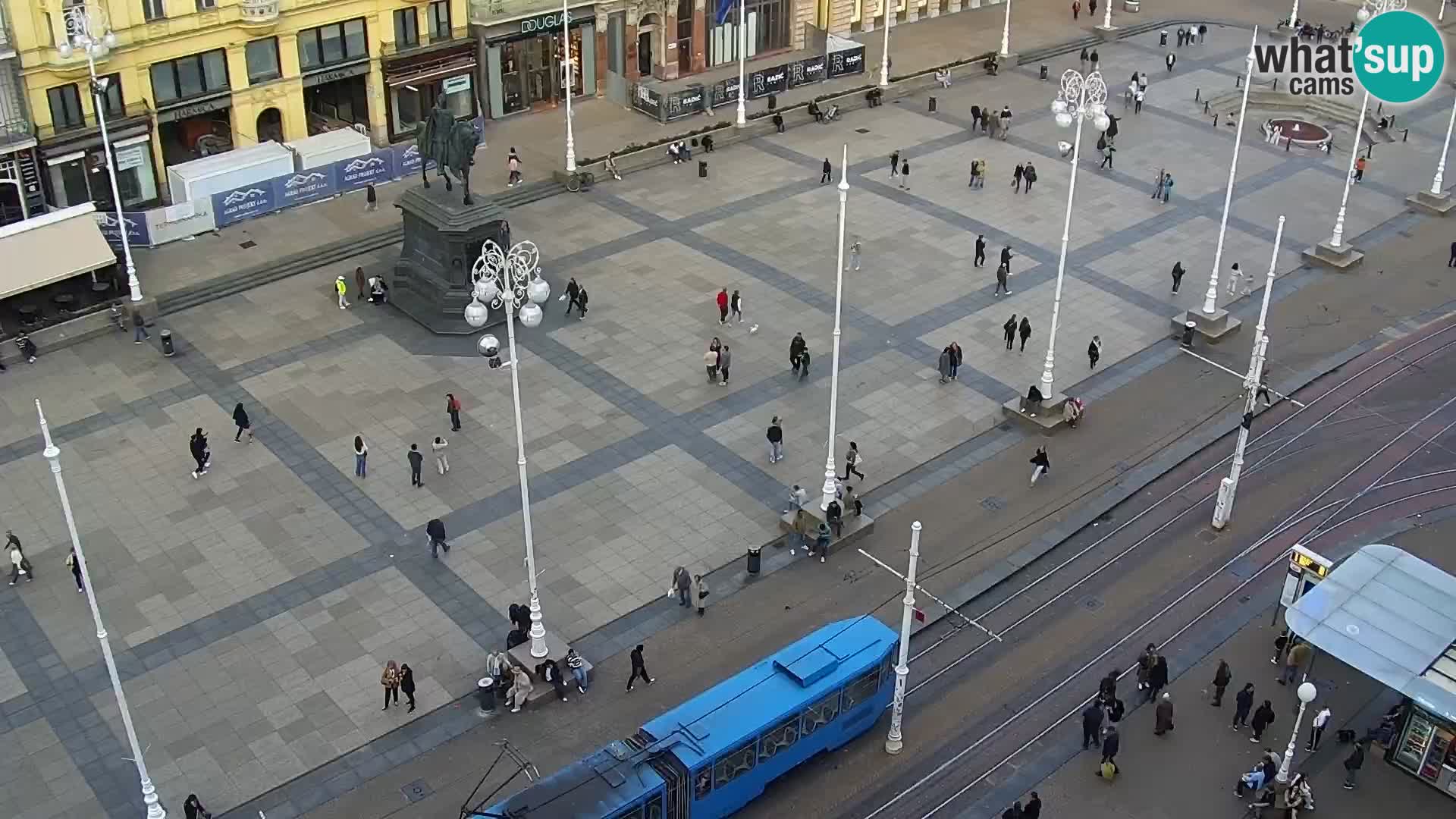 Trg Bana Jelačića v živo Zagreb – Hotel Dubrovnik