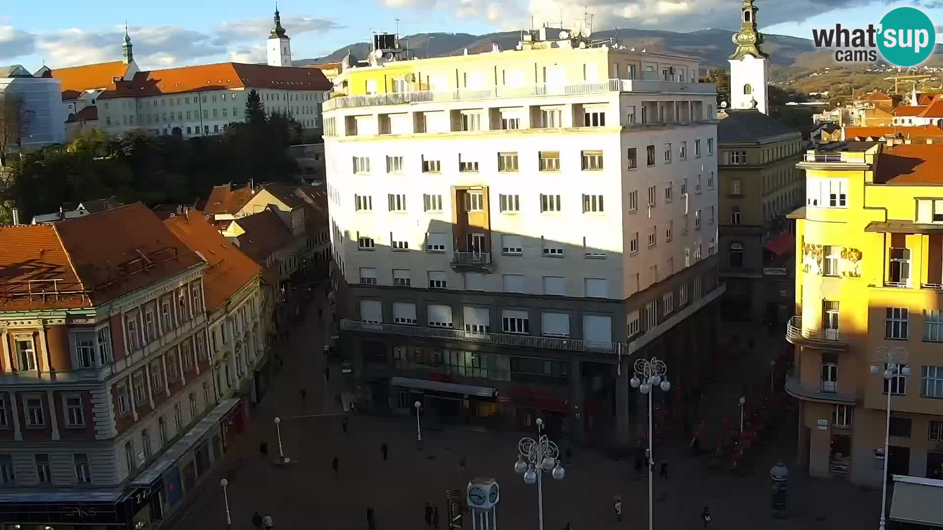 Ban Jelačić Platz  Live webcam Zagreb – Hotel Dubrovnik