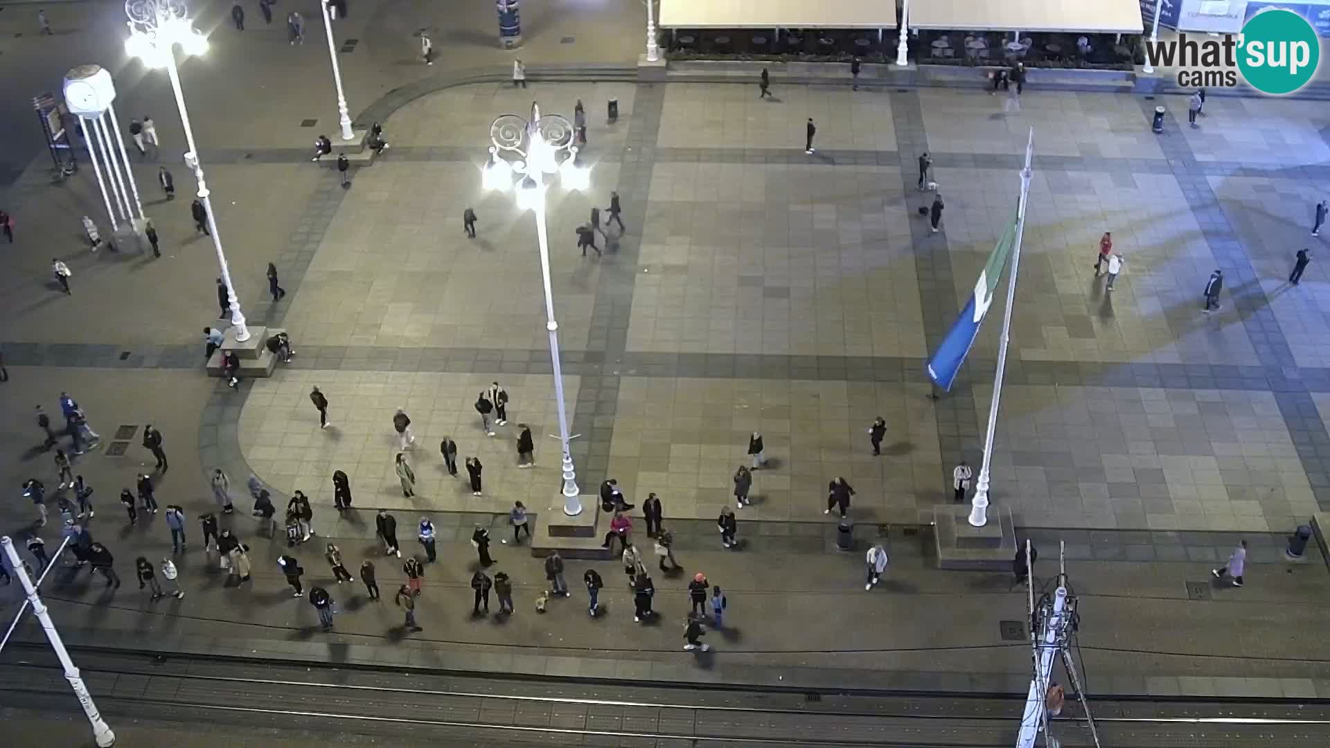 Trg Bana Jelačića web kamera Zagreb – Hotel Dubrovnik