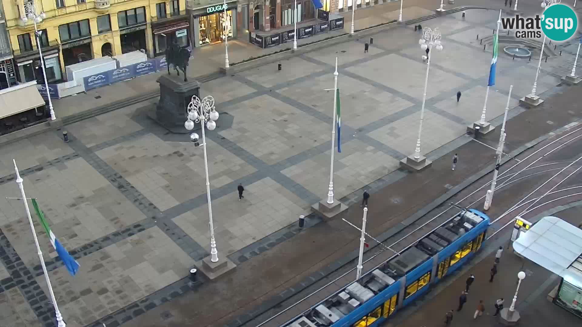 Trg Bana Jelačića web kamera Zagreb – Hotel Dubrovnik