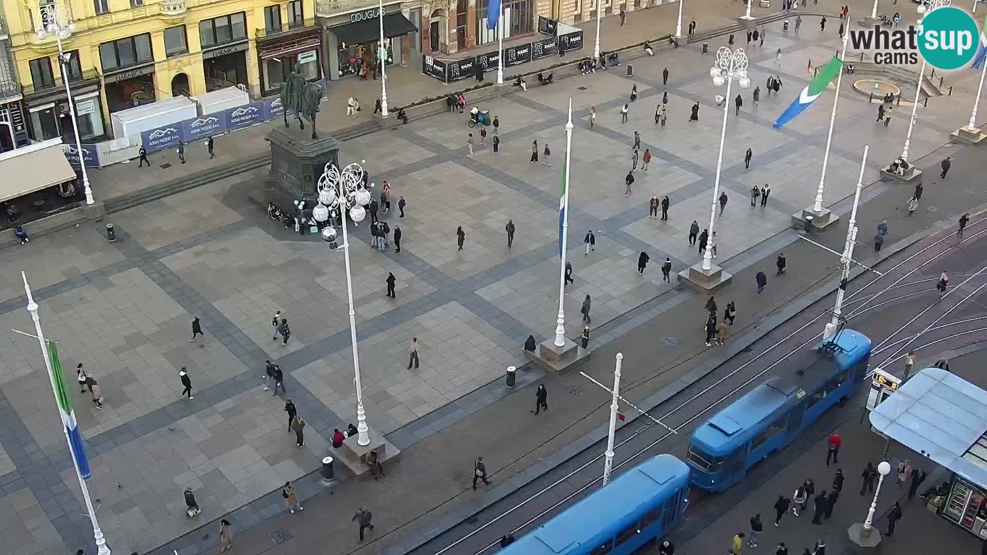 Trg Bana Jelačića v živo Zagreb – Hotel Dubrovnik