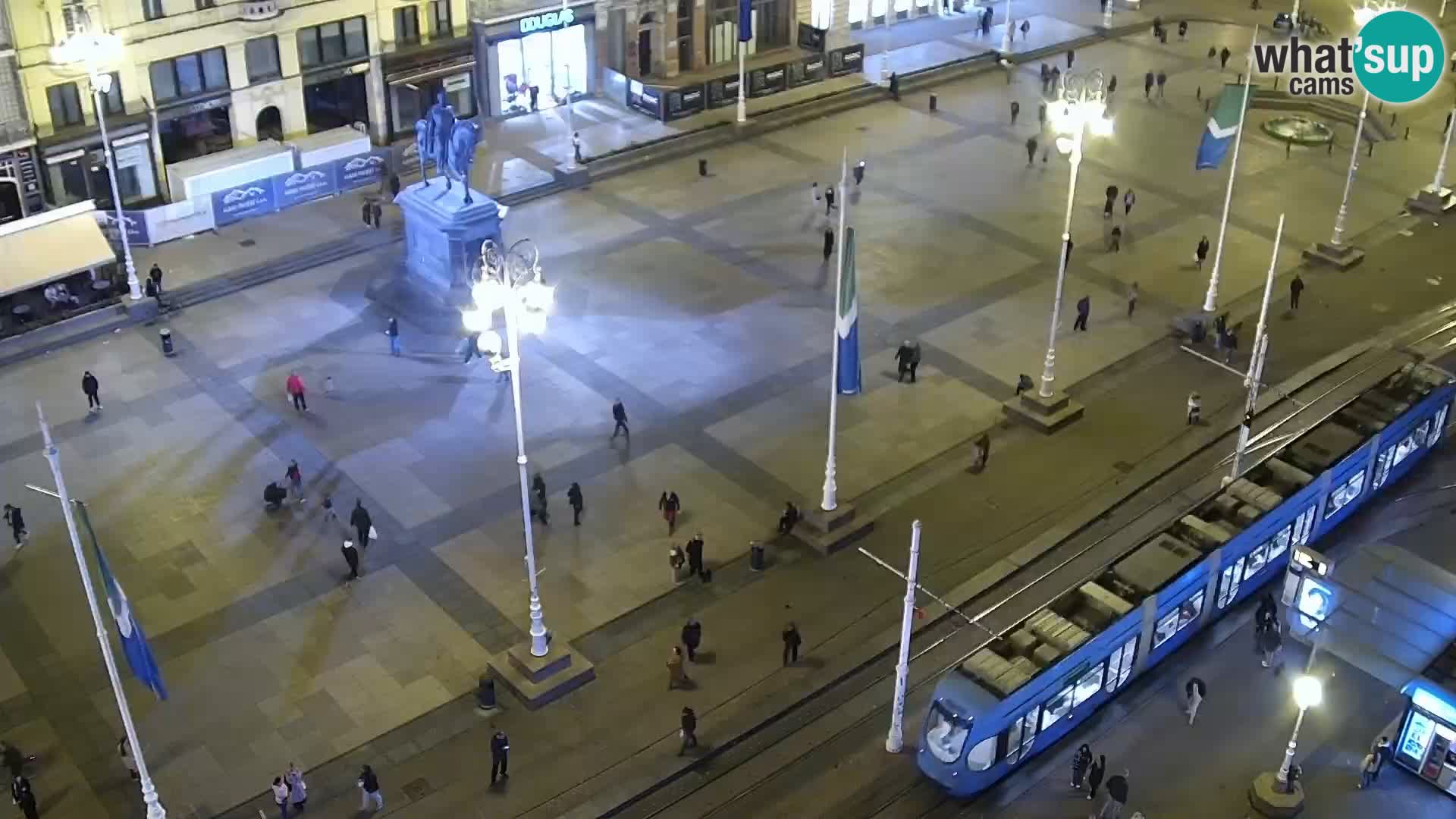 Trg Bana Jelačića v živo Zagreb – Hotel Dubrovnik