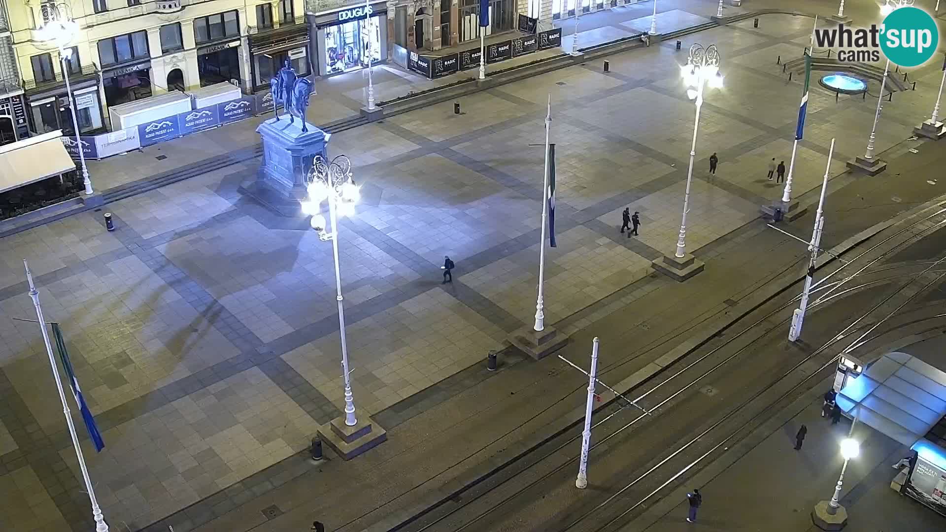 Trg Bana Jelačića web kamera Zagreb – Hotel Dubrovnik