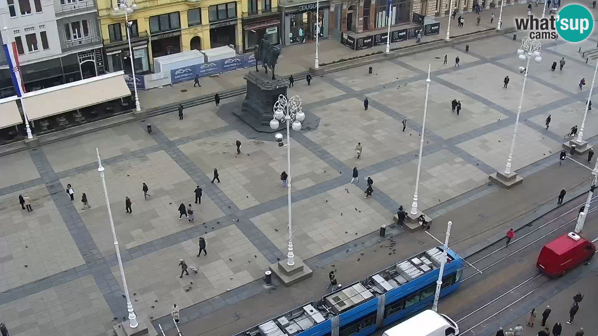 Trg Bana Jelačića v živo Zagreb – Hotel Dubrovnik