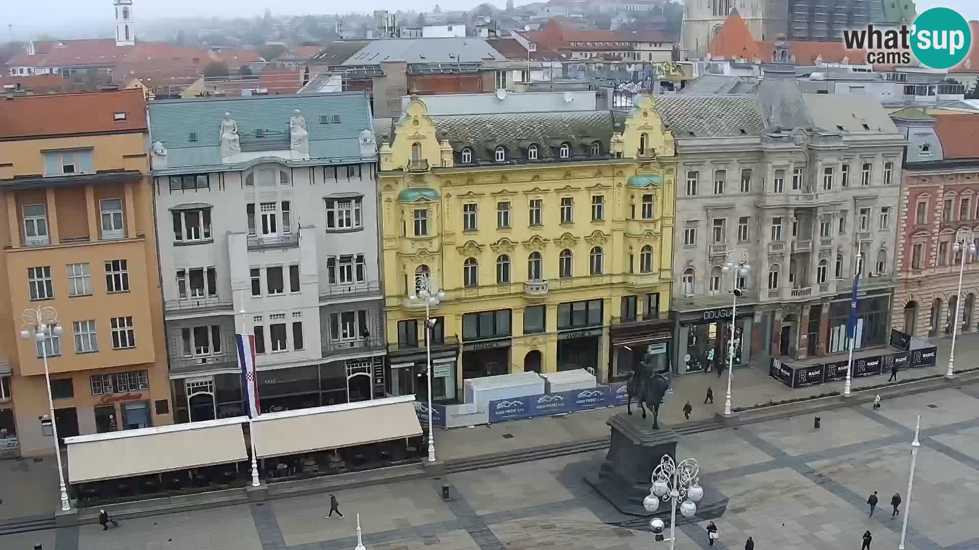 Trg Bana Jelačića web kamera Zagreb – Hotel Dubrovnik