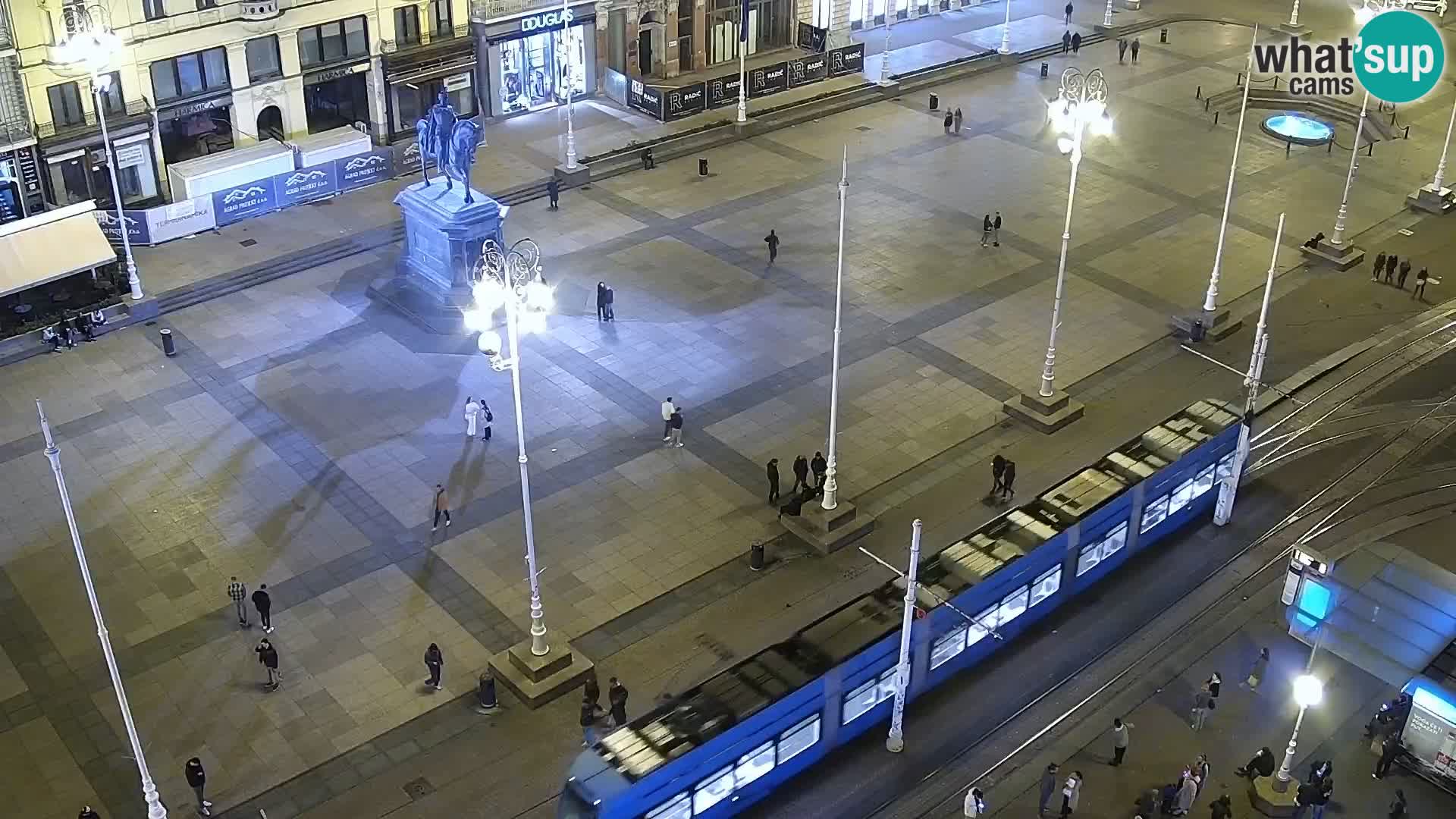Trg Bana Jelačića web kamera Zagreb – Hotel Dubrovnik