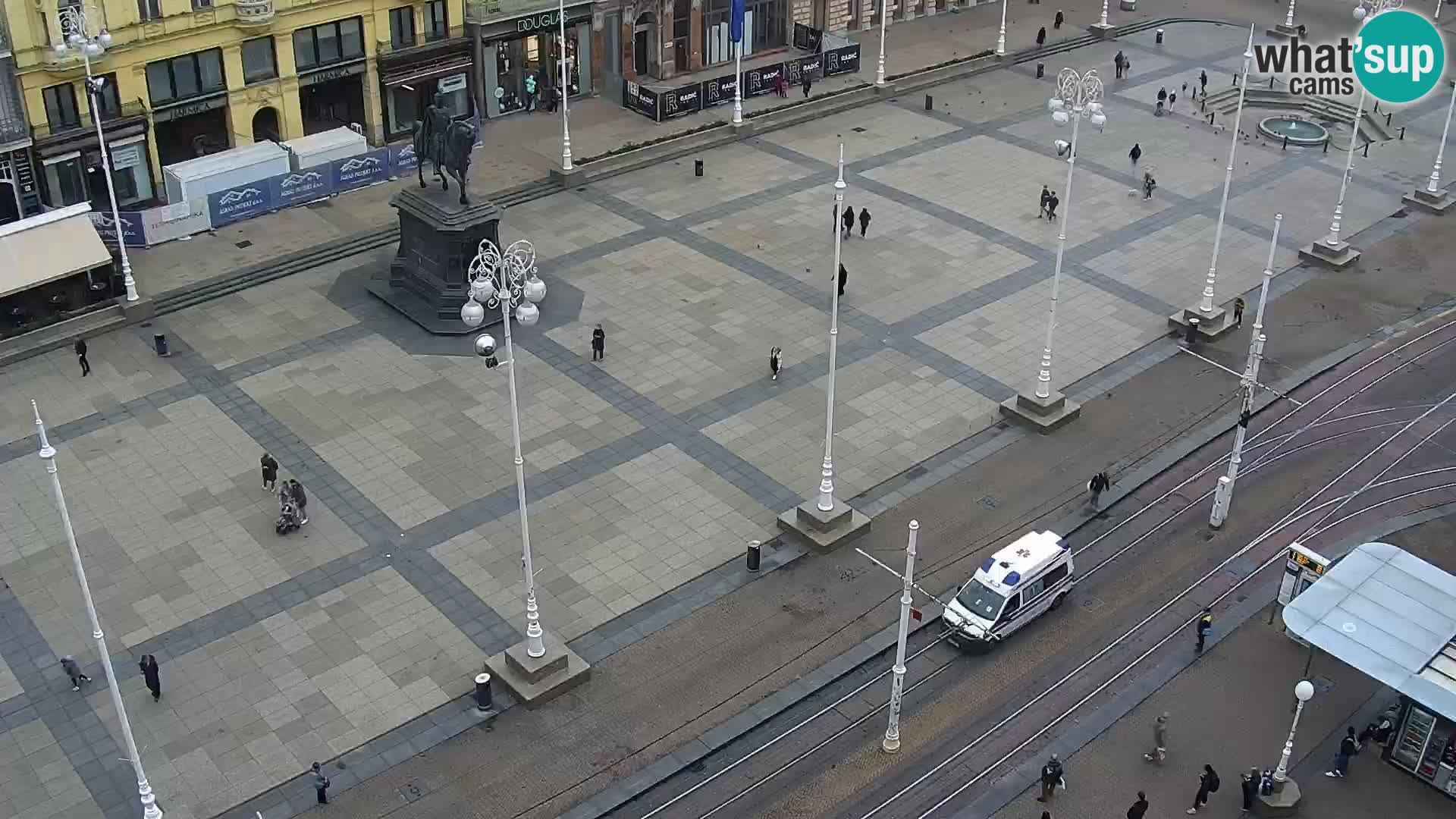 Trg Bana Jelačića web kamera Zagreb – Hotel Dubrovnik
